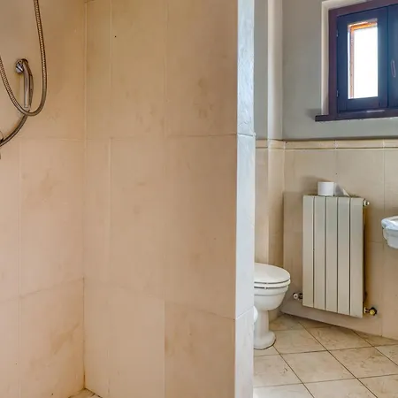 Casale Rialto 3* مونتيفالكو