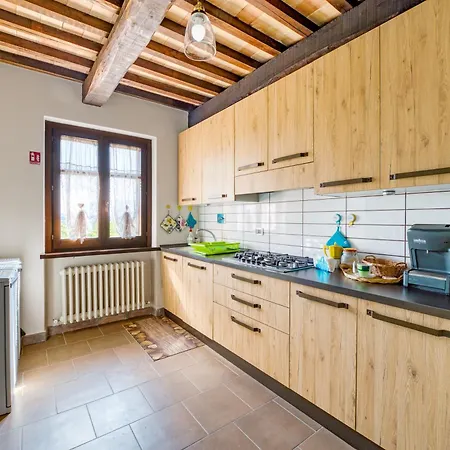 Casale Rialto 3* مونتيفالكو